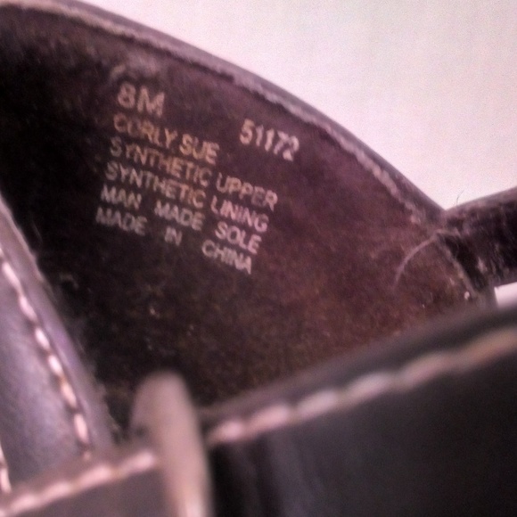 Unlisted sz8 black low heel shoes - Picture 5 of 5